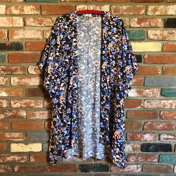 Aritzia Sunday Best Floral Kimono Open Cardigan - Picture 2 of 7